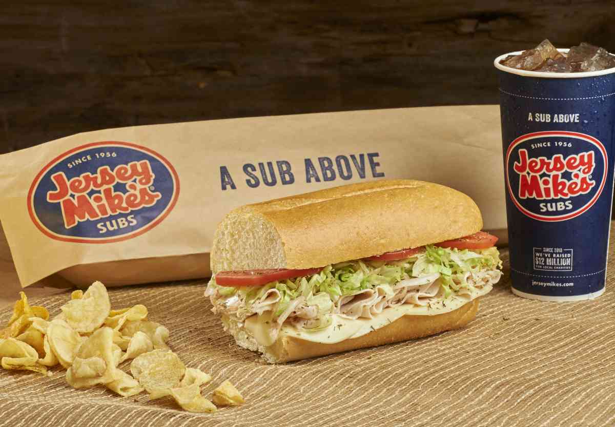 Jersey Mike’s #7 is of the highest quality, 99% fat free, raised without antibiotics turkey breast served with provolone. Lean and full of flavor.